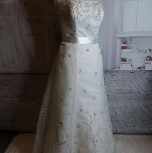 David's Bridal Galina ivory sz 2 strapless tea length bridal gown